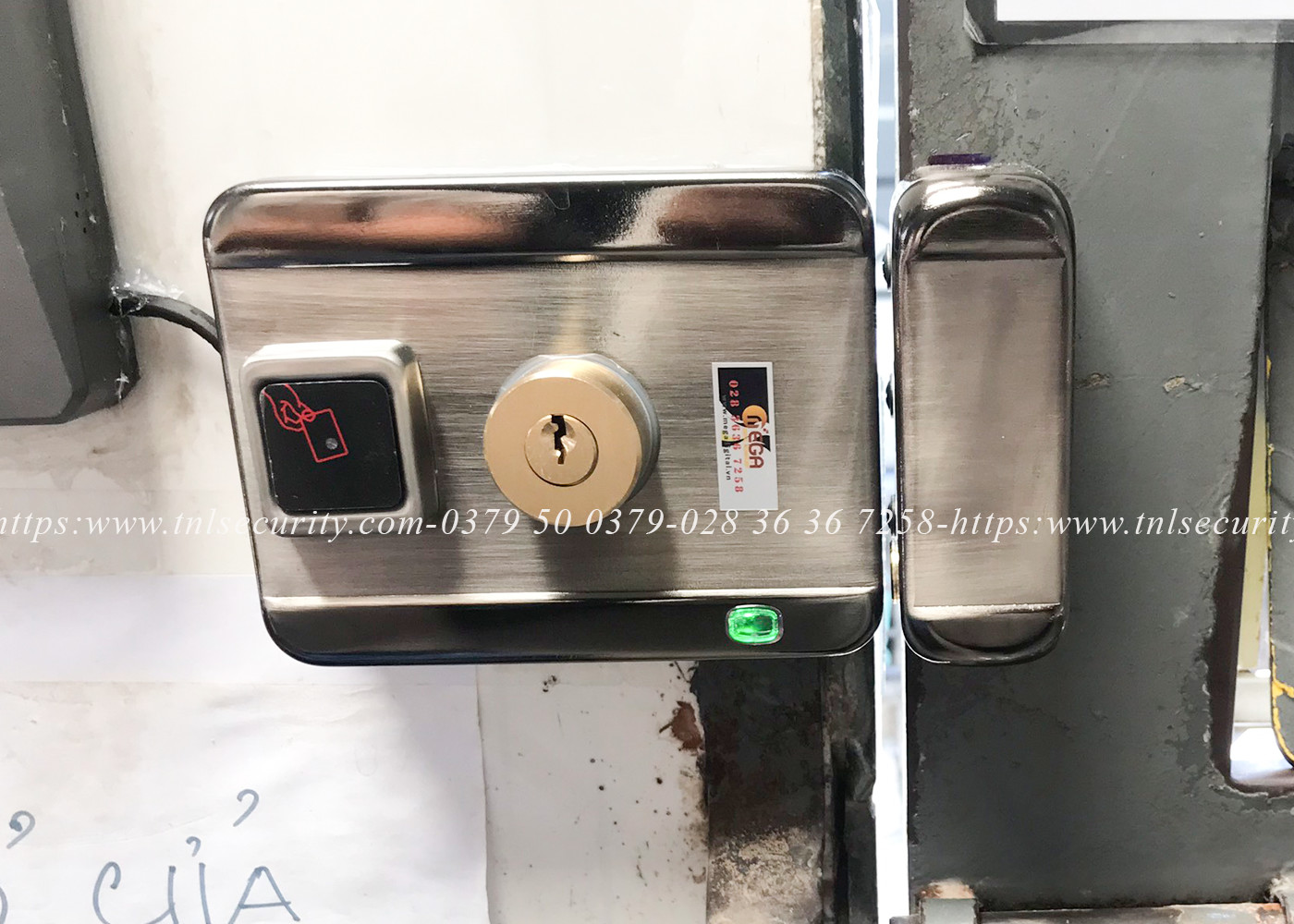 Lap-dat-khoa-cong-the-tu-bacsic-dung-the-tu-tai-Linh-Chieu-Thu-Duc